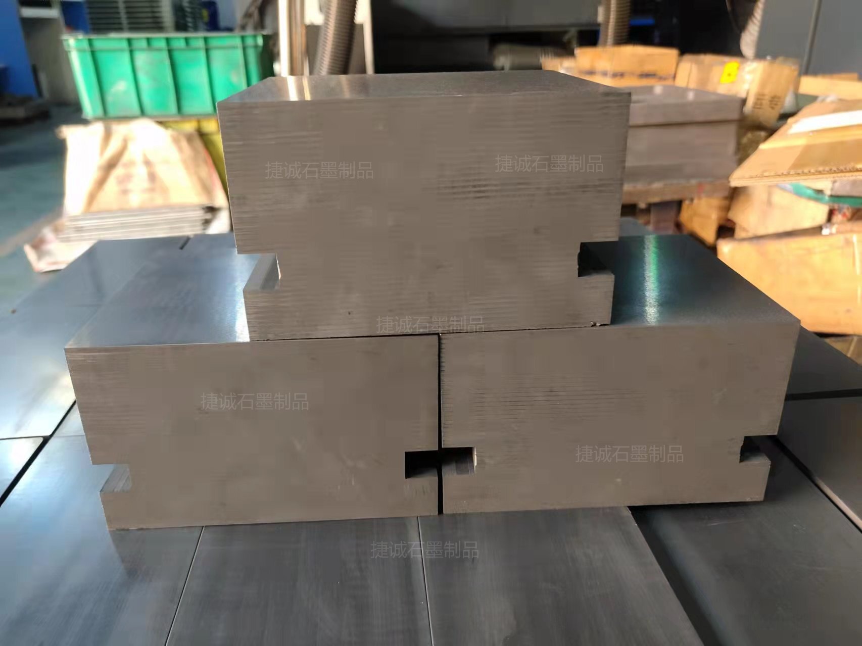 軟連接石墨塊，軟連接石墨電極，銅箔軟連接石墨治具，焊接成型石墨電極，銅箔軟連接石墨治具，軟連接石墨塊生產(chǎn)廠家，抗氧化石墨塊