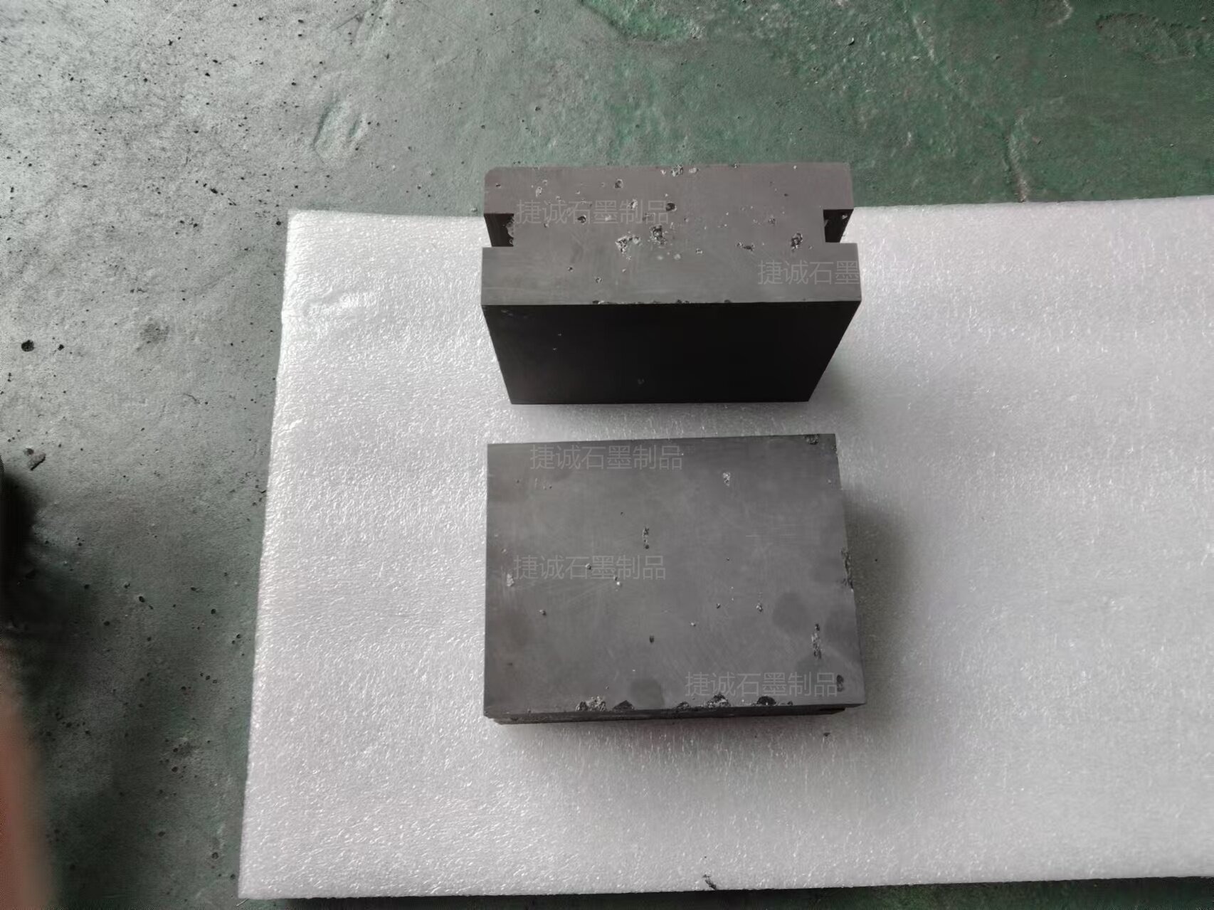 高分子擴(kuò)散焊機(jī)石墨電極塊，軟連接石墨塊，抗氧化石墨塊，擴(kuò)散焊治具，極柱焊接石墨塊，高分子擴(kuò)散焊機(jī)石墨塊，軟連接石墨塊生產(chǎn)廠家